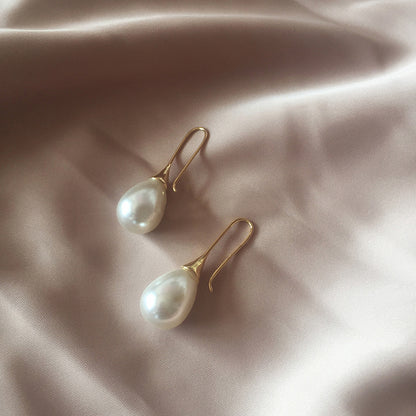 Water drop pearl simple earrings