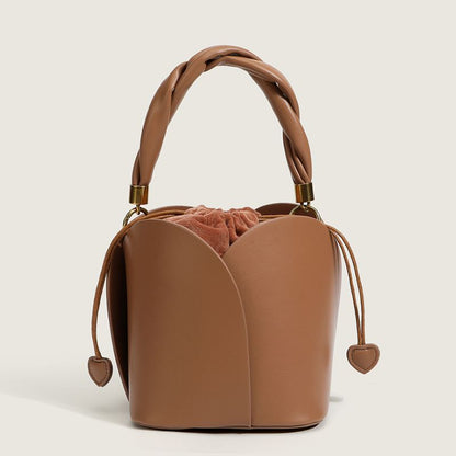 Essential Leather Shoulder Purse