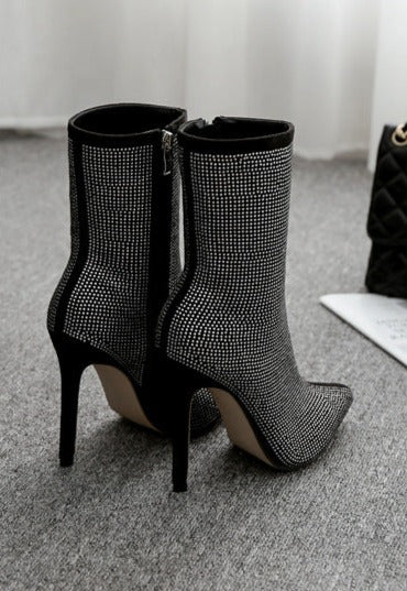 Women Pointed Toe Heeled Boots