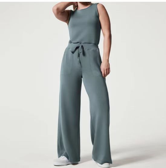 Solid Color Sleeveless Jumpsuit