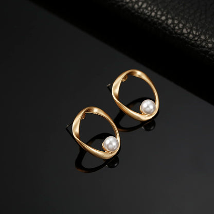 Personality Irregular Round Pearl Earrings