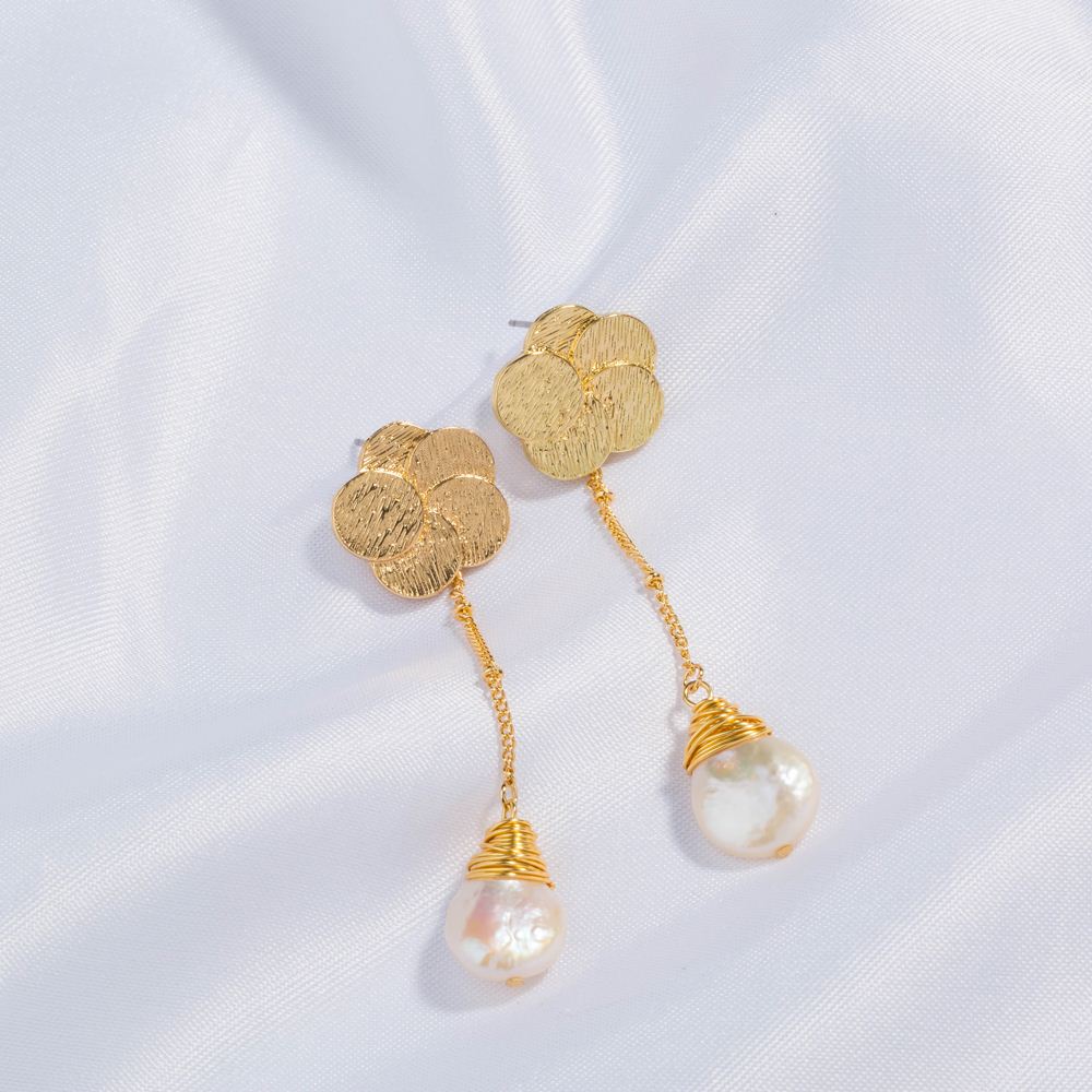 freshwater pearl earrings